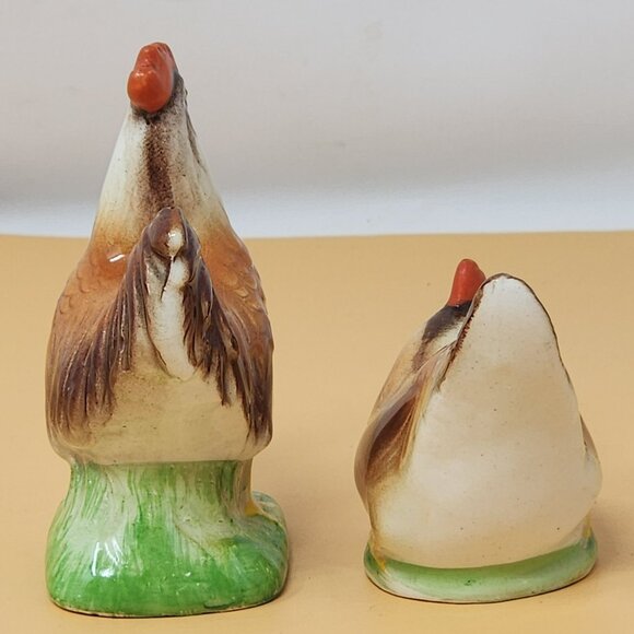 Vintage Ceramic Chicken & Rooster Salt & Pepper Shakers Set Japan - Picture 3 of 11